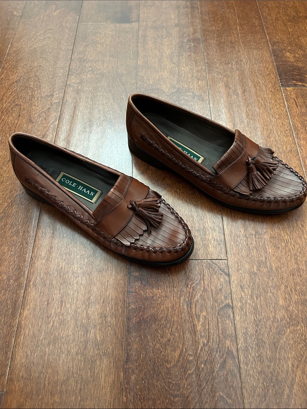 Cole Haan Women’s Brown Leather Tassel Slip-On Loafers, Cool Preppy Look, 8.5